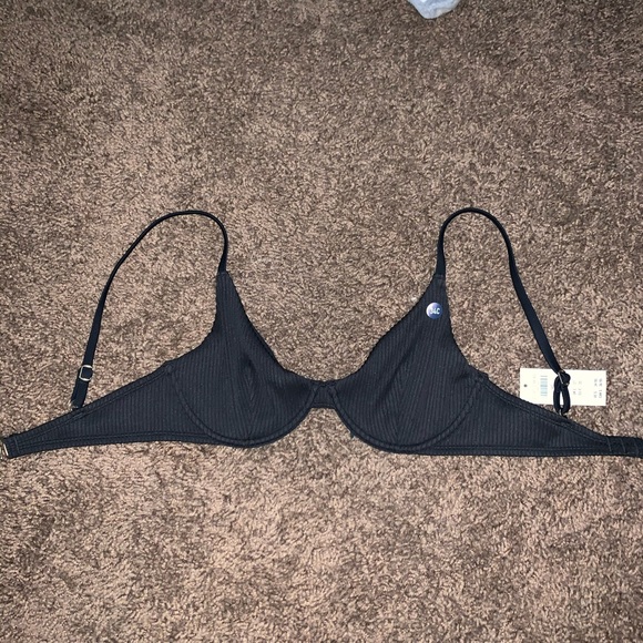 hollister bathing suit tops
